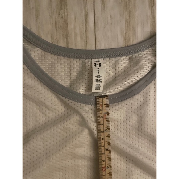 Under Armour Top Size Large - Picture 3 of 6